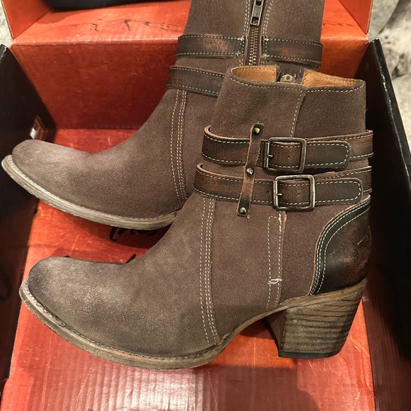 Freebird Brown Ankle Boots - Picture 8 of 12